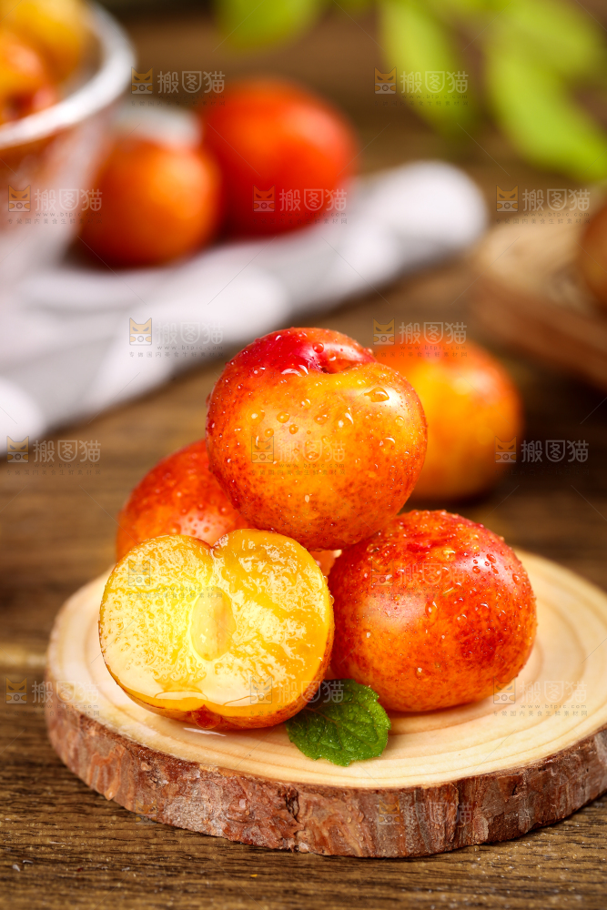 木板上的珍珠李