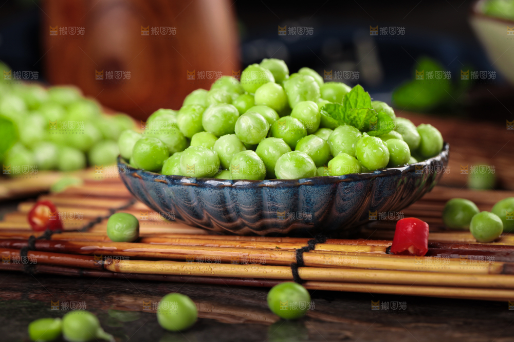 竹底上的农家豌豆