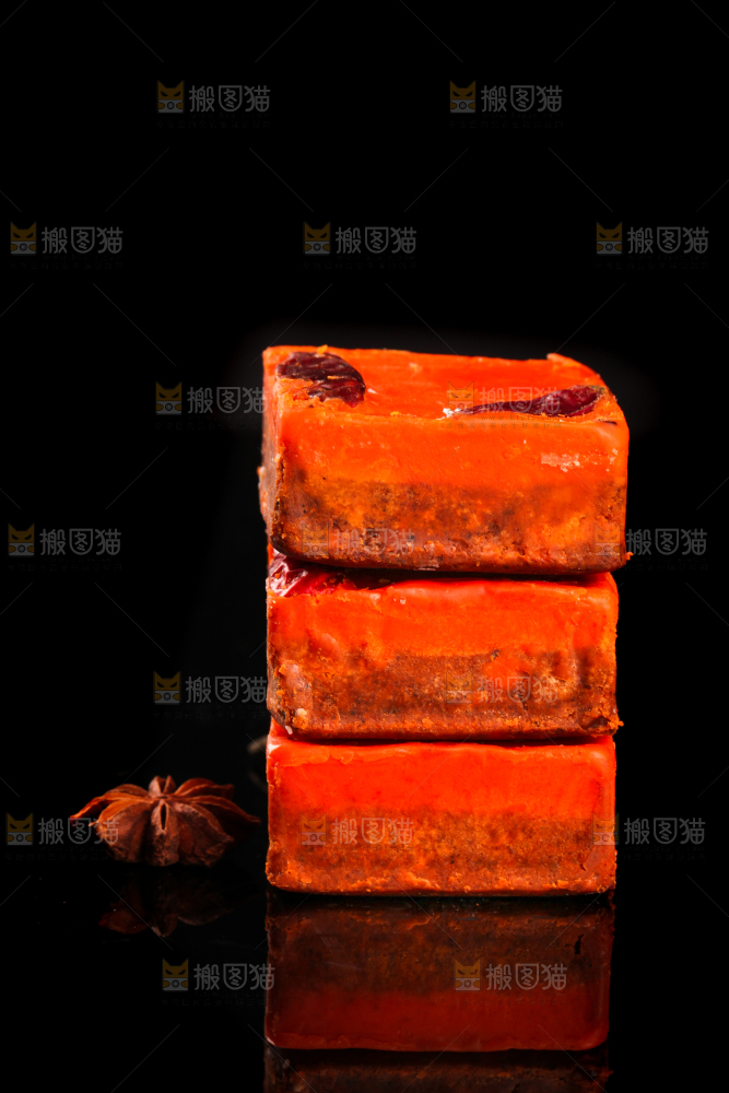 黑底上的麻辣火锅料