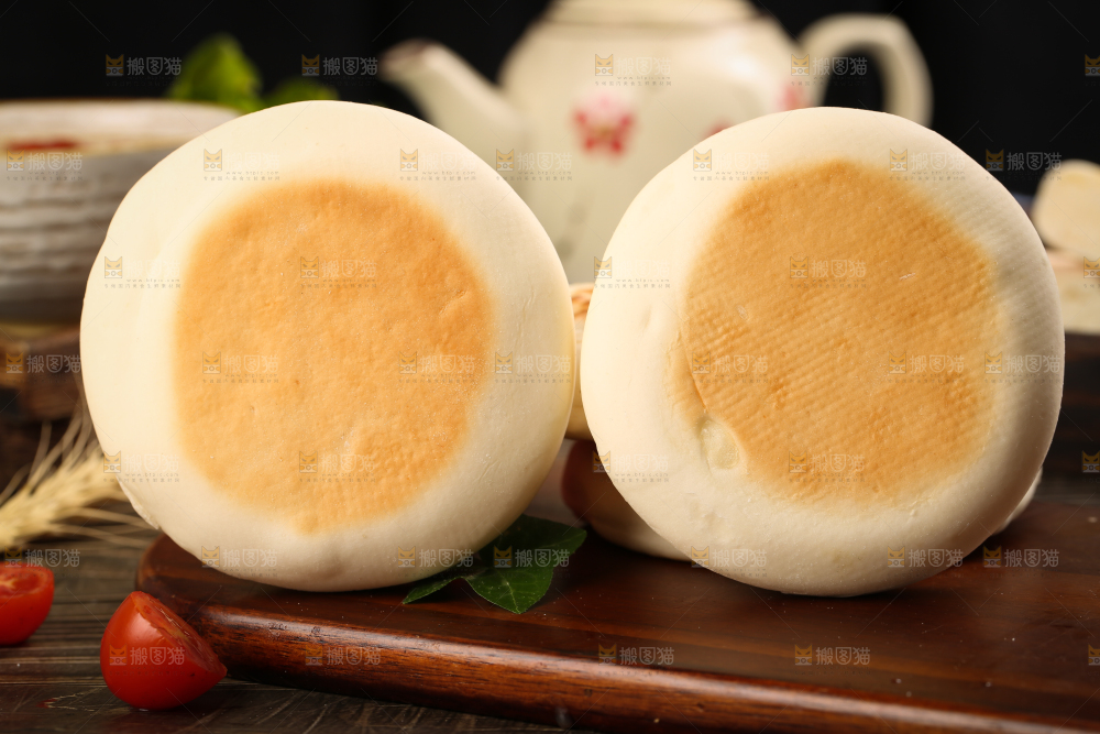 盘子里装着奶香饼
