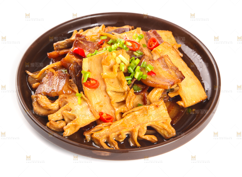 盘子里的红烧冬笋片