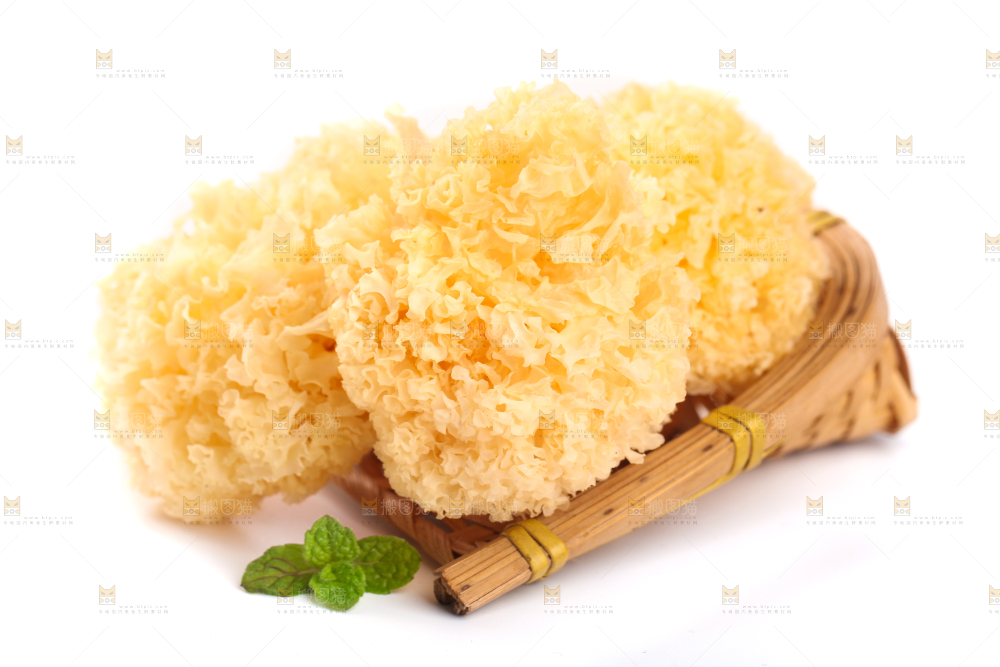 白底上放着古田银耳