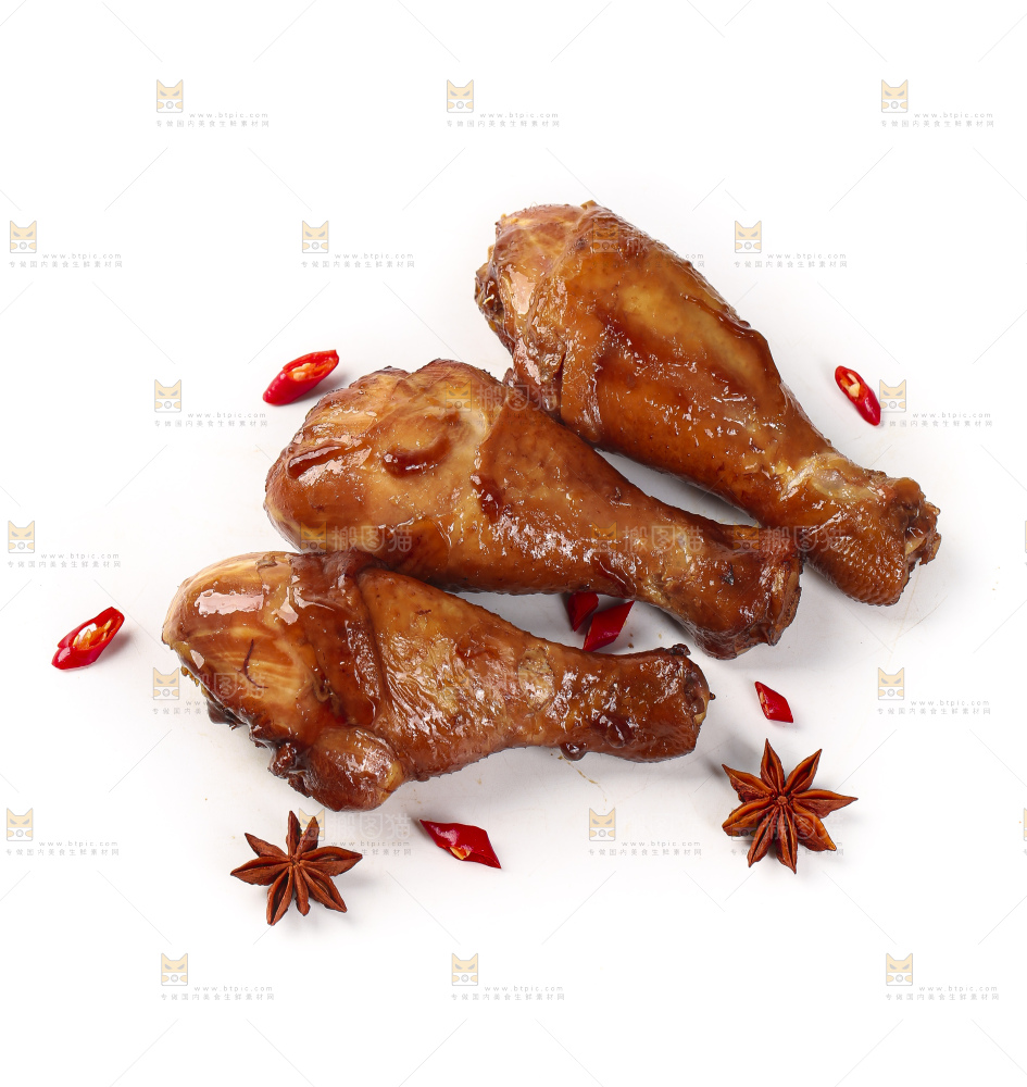 白底上摆放着香辣鸡腿