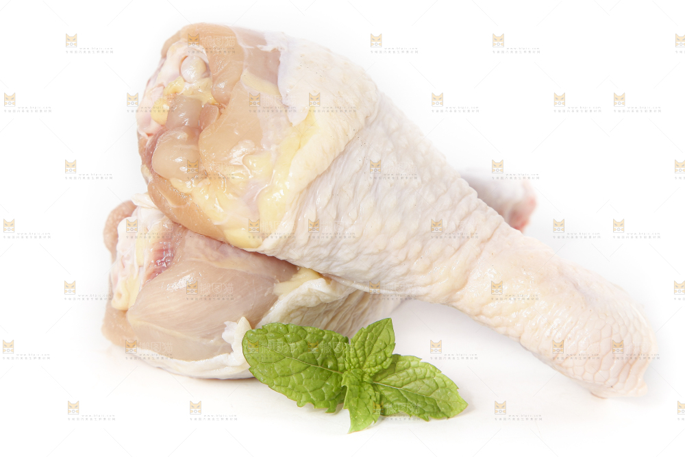 白底上放着大鸡腿