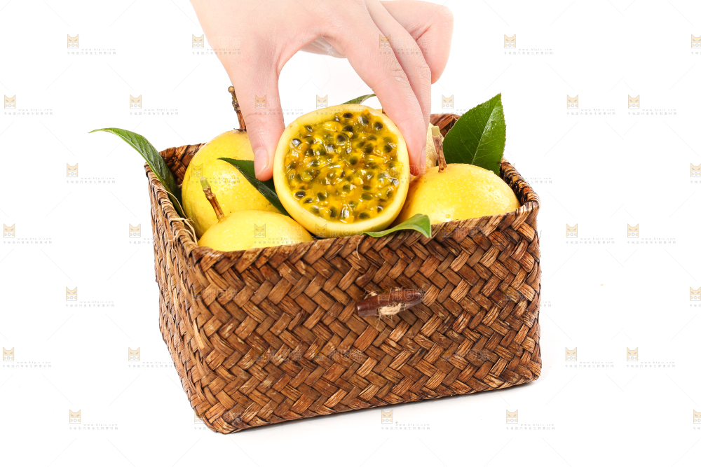 白底上的海南黄金百香果