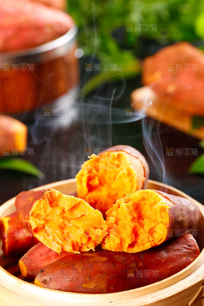 蒸笼里装着红心地瓜