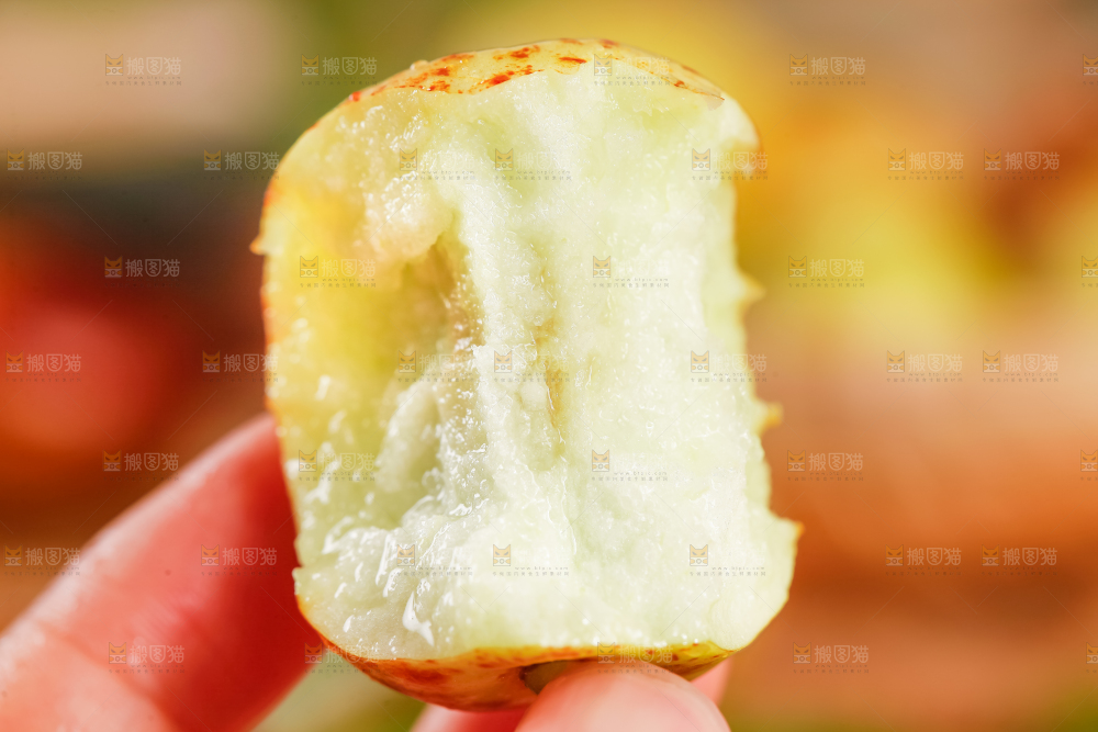 深底上的冰糖枣