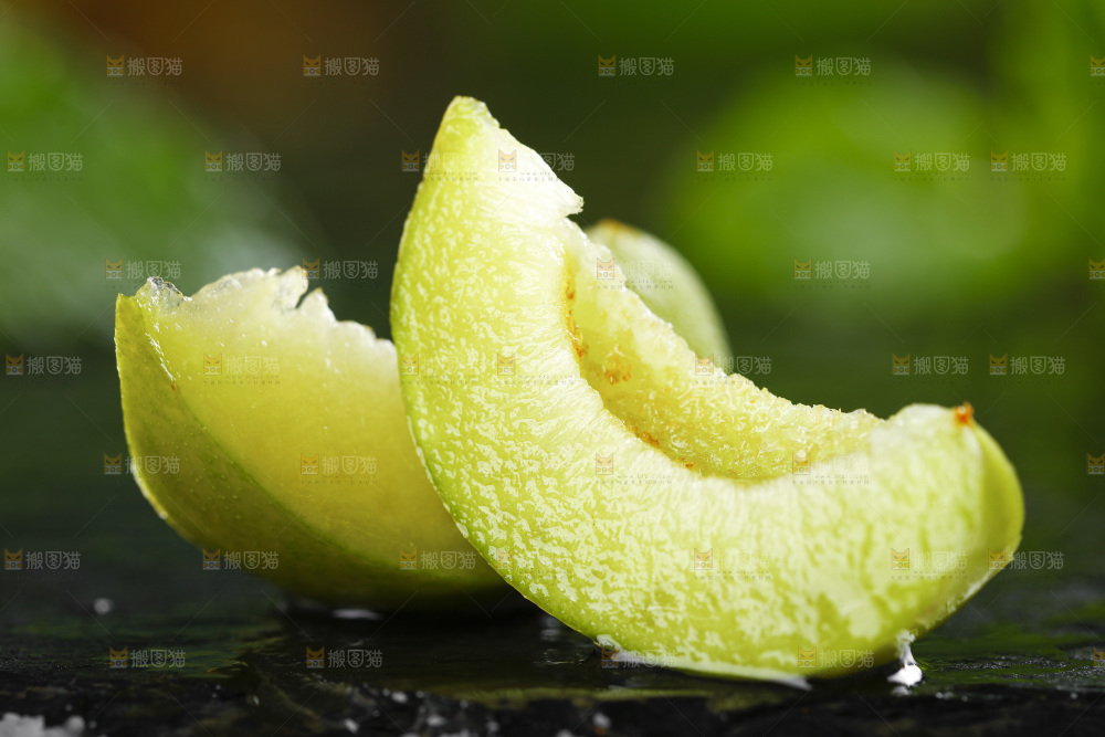 石板上的四川脱骨李子
