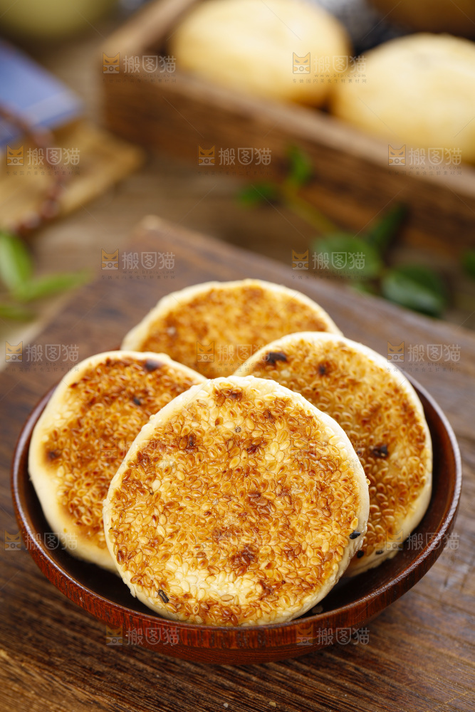 碗里装着芝麻饼