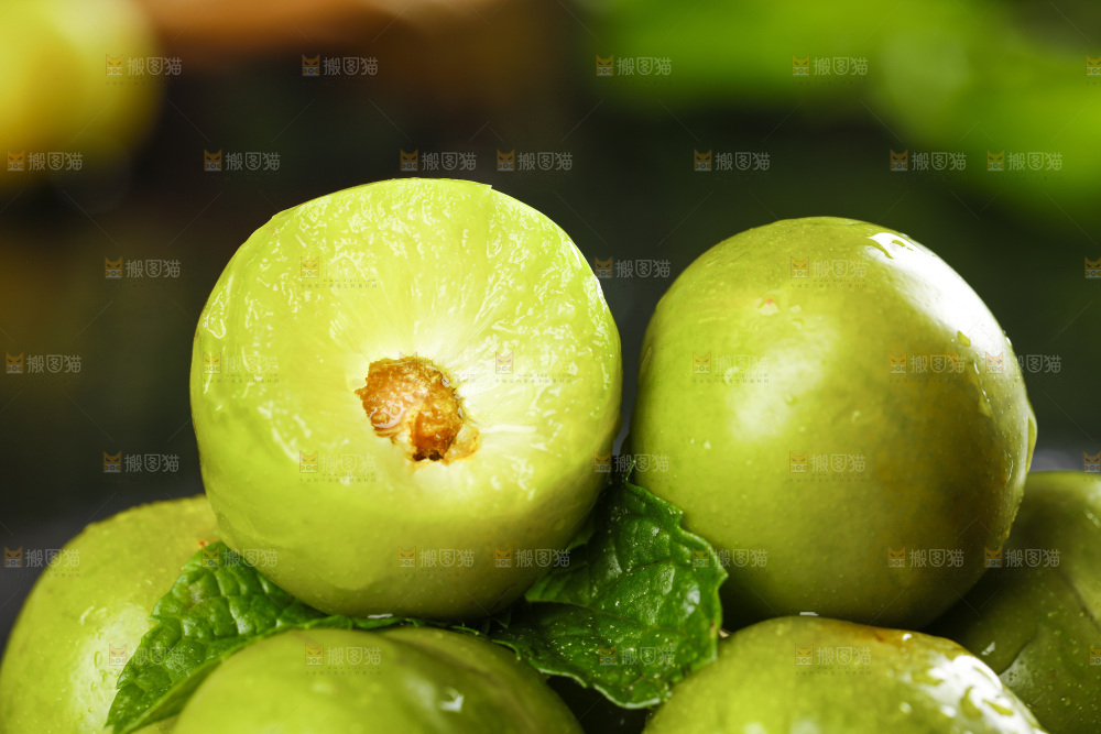 石板上的四川脱骨李子