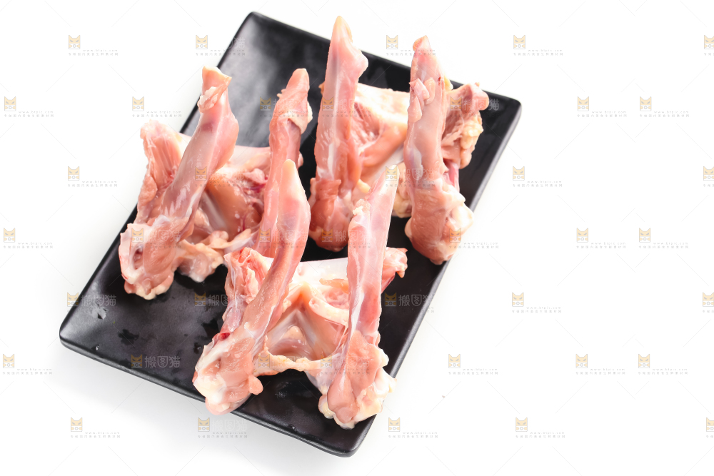 白底上的鸭锁骨