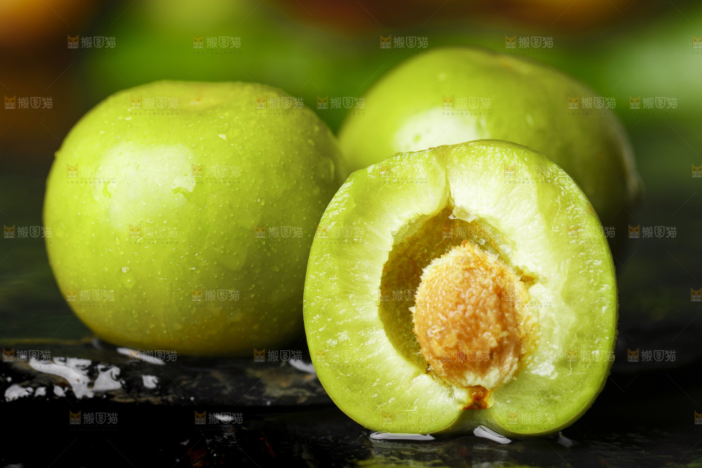 石板上的四川脱骨李子