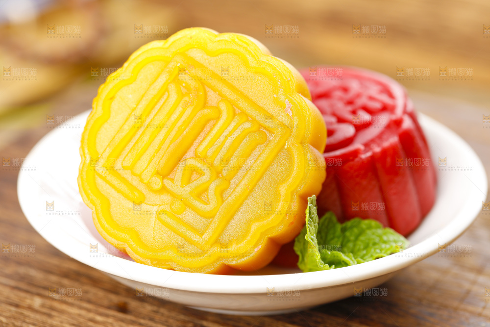 碗里装着流心月饼