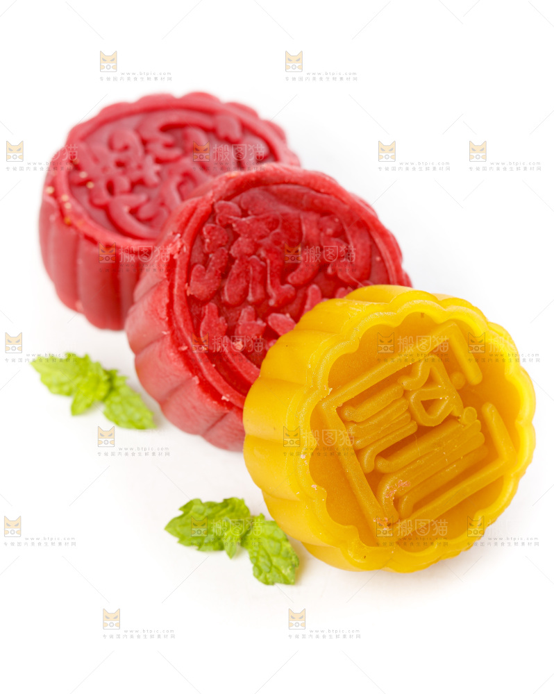 白底上的流心月饼