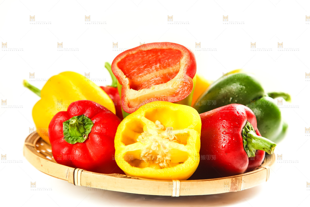 篮子里装着辣椒