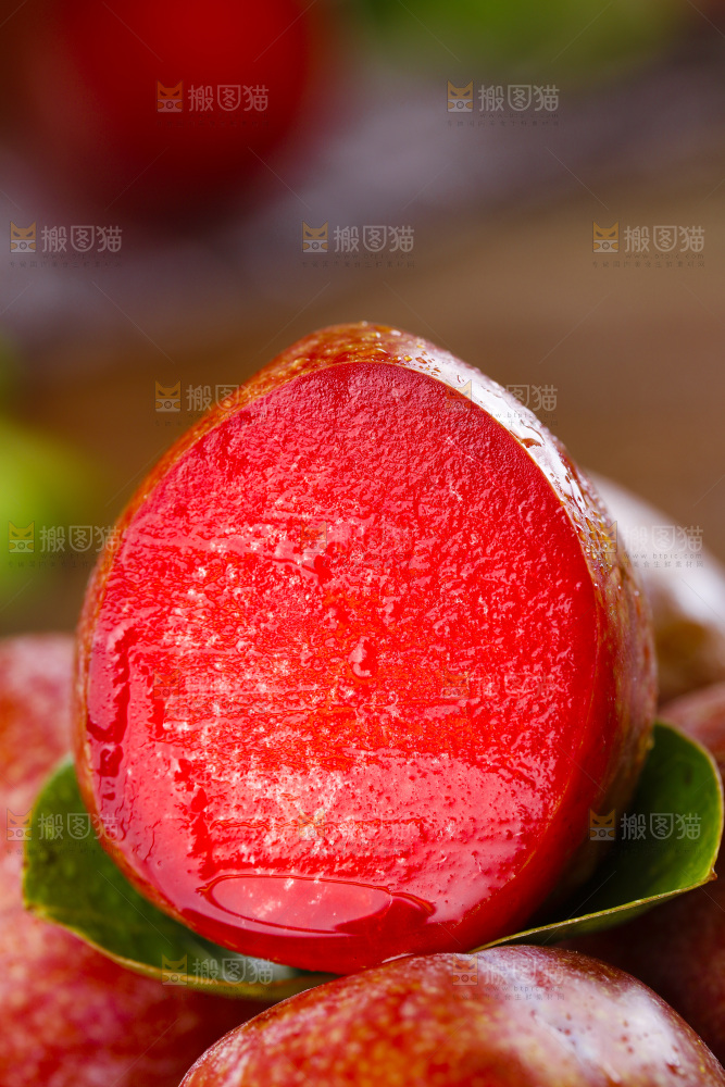 木板上的红心李
