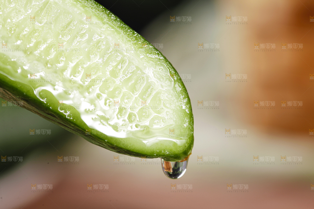木板上的水果黄瓜