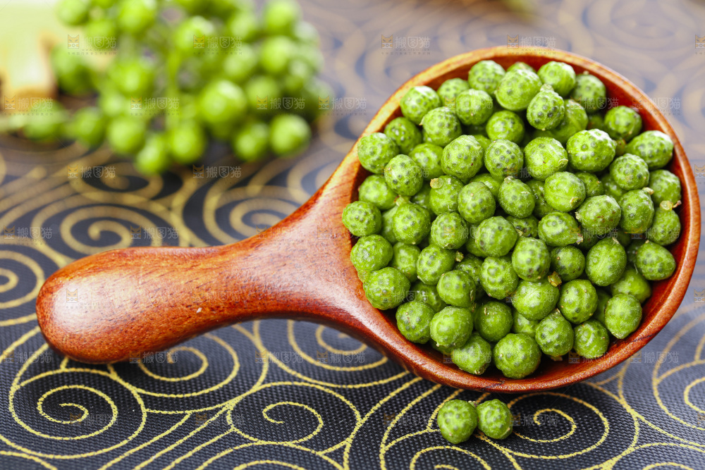 深底上放着四川藤椒