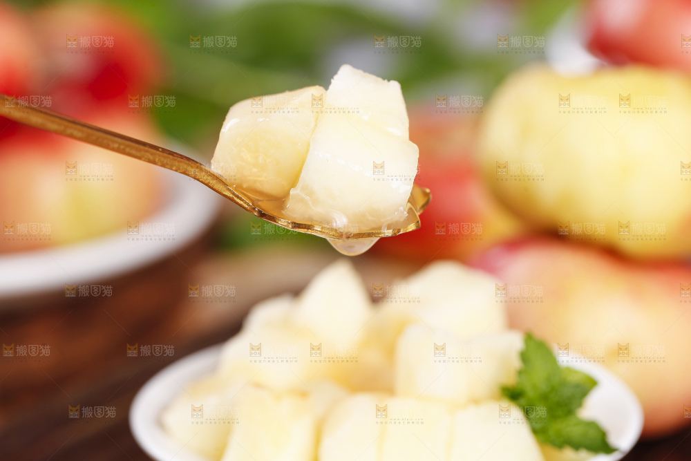 碟子里的蟠桃果肉