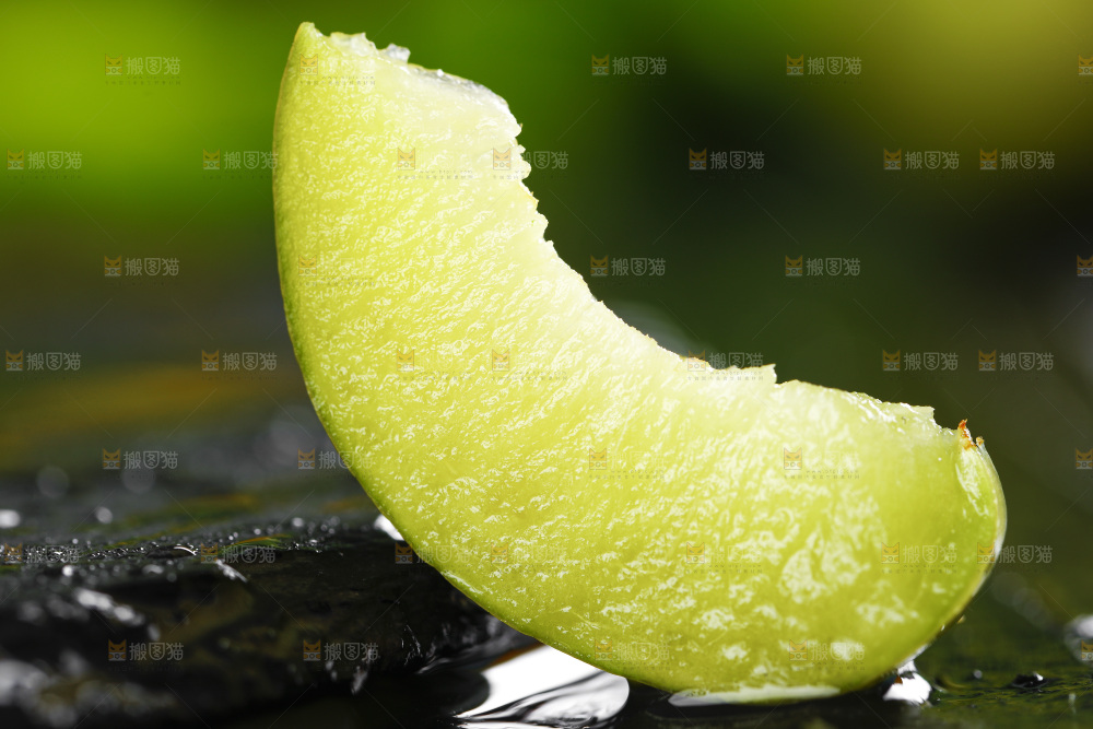 石板上的四川脱骨李子