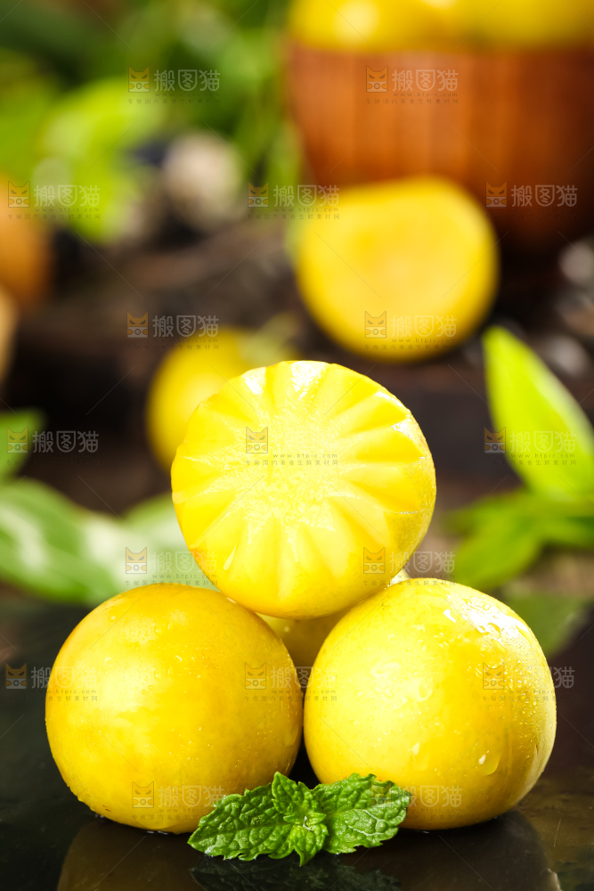 石板上的黄金李子