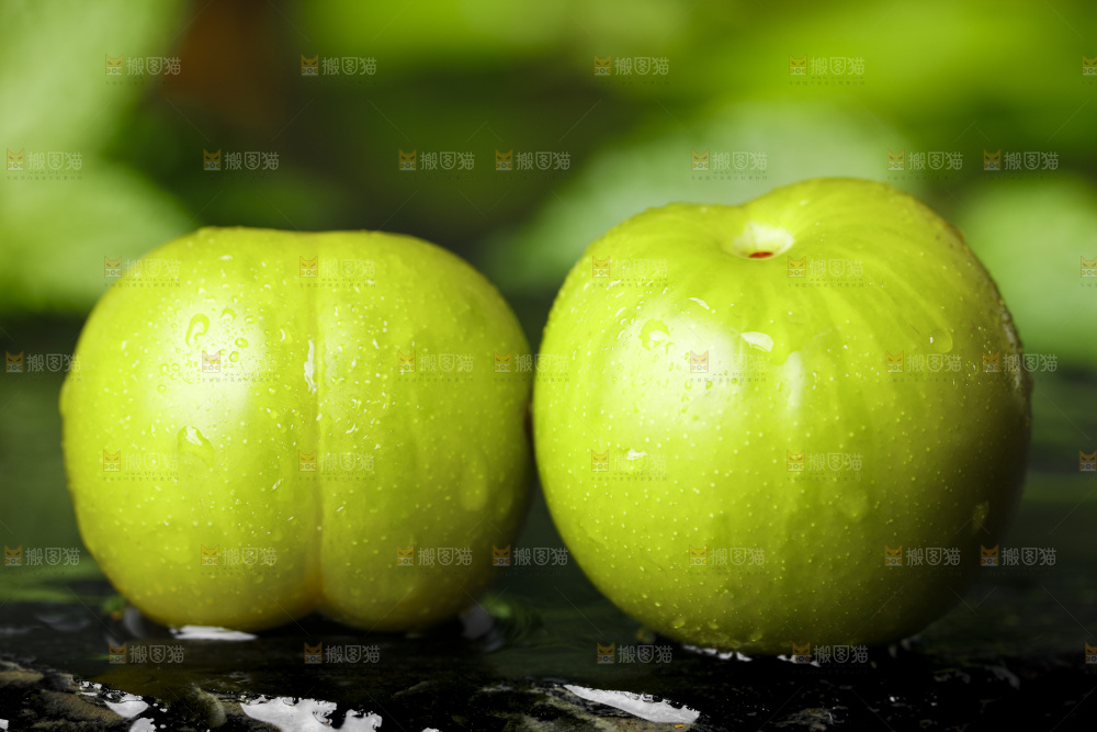 石板上的四川脱骨李子