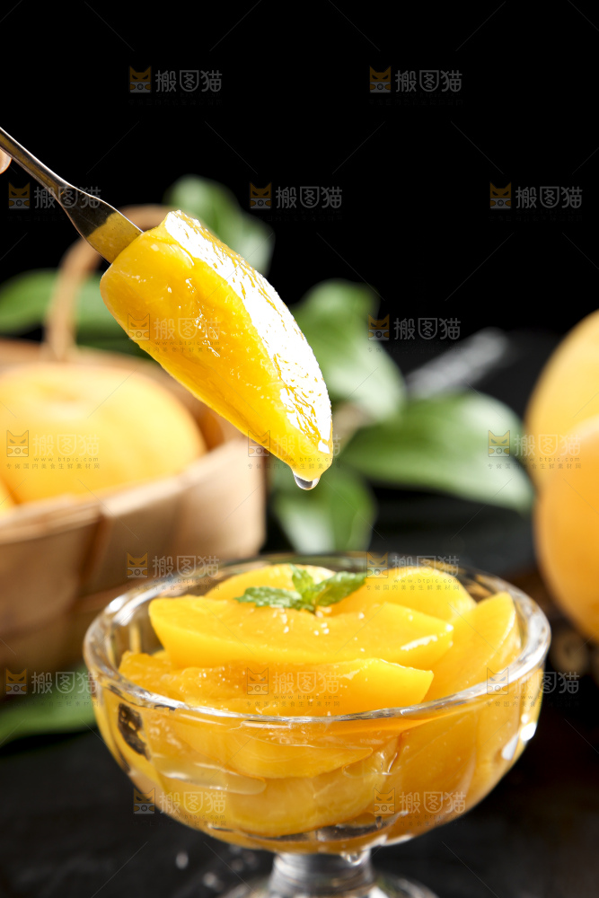 碗里装着陕西水蜜桃