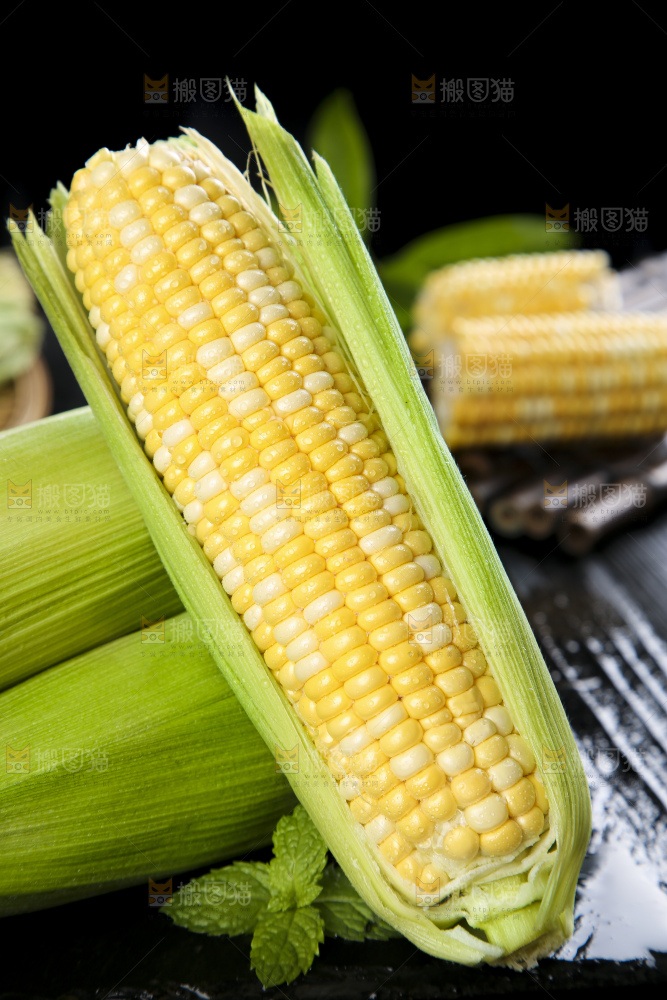 黑底上的云南水果玉米