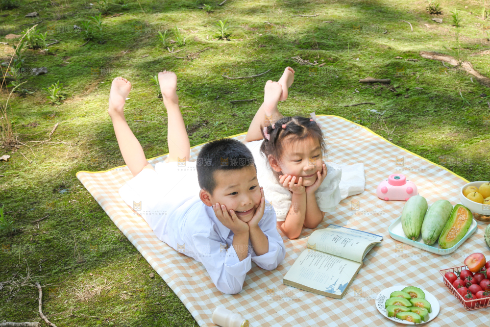 小孩子正在玩耍