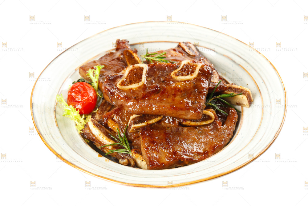 盘子里装着香煎牛仔骨