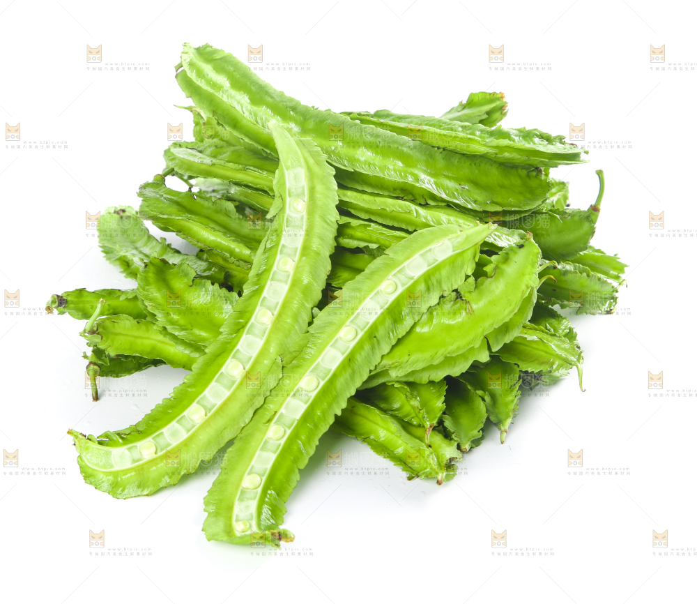 白底上放着四角豆