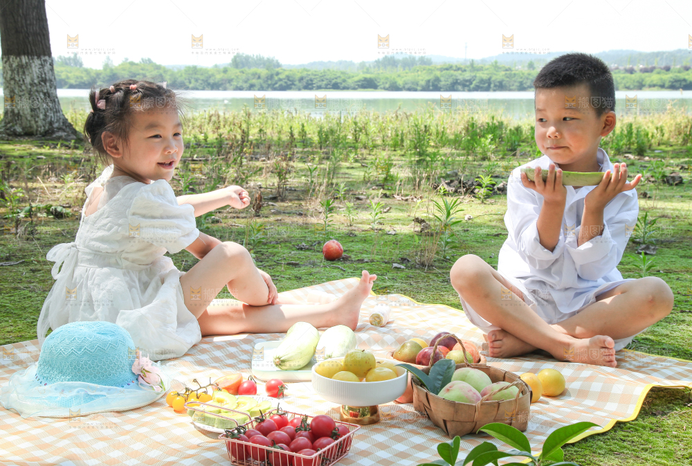 小孩子正在玩耍