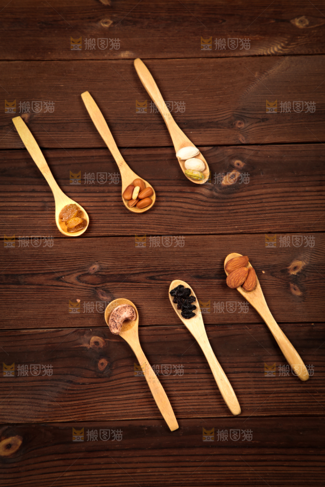 深底上的干果素材