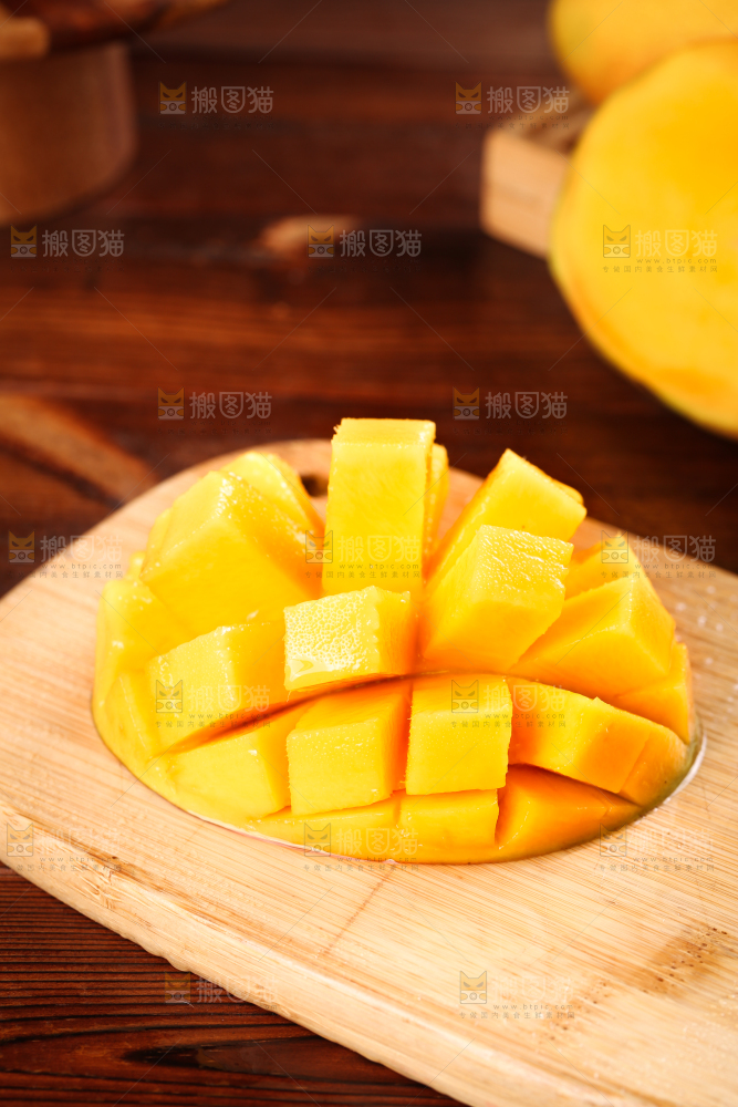 木底上摆放着爱文芒