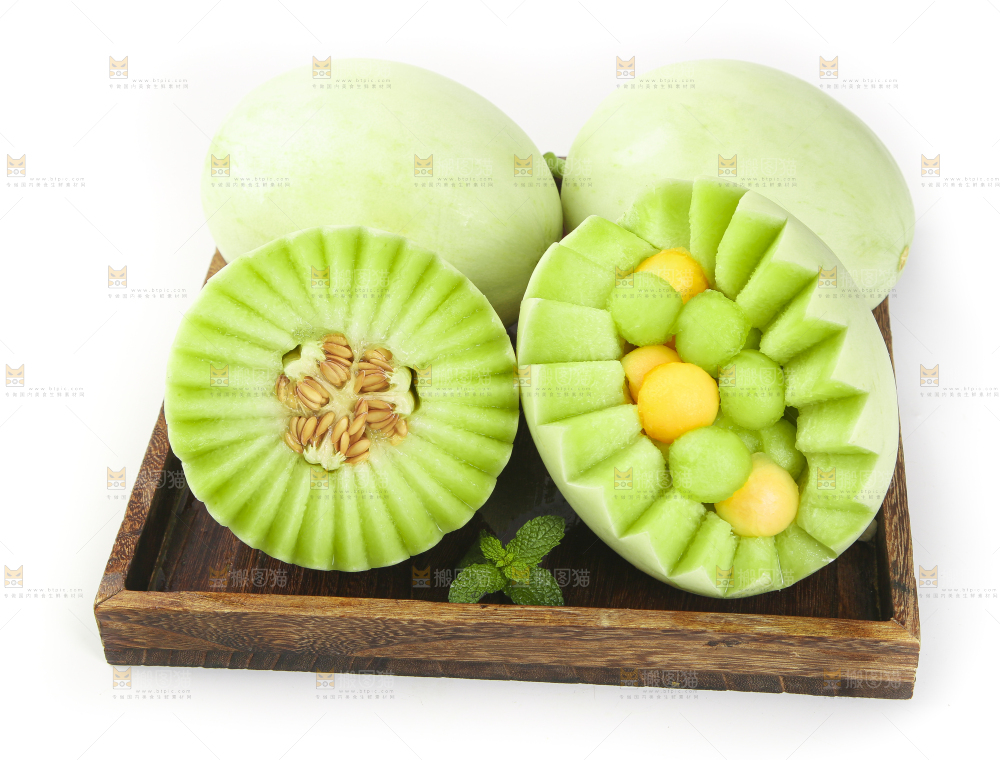 木盒里放着玉菇甜瓜