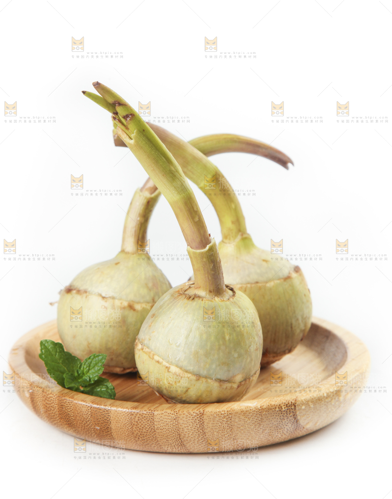 盘子里放着慈菇