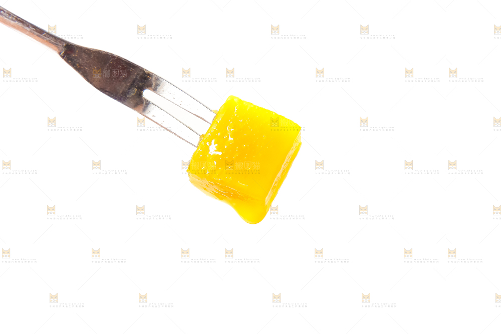 手里拿着缅甸进口鹰嘴芒