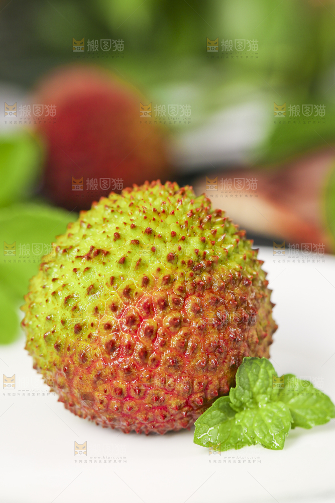 盘子里装着甜心荔枝