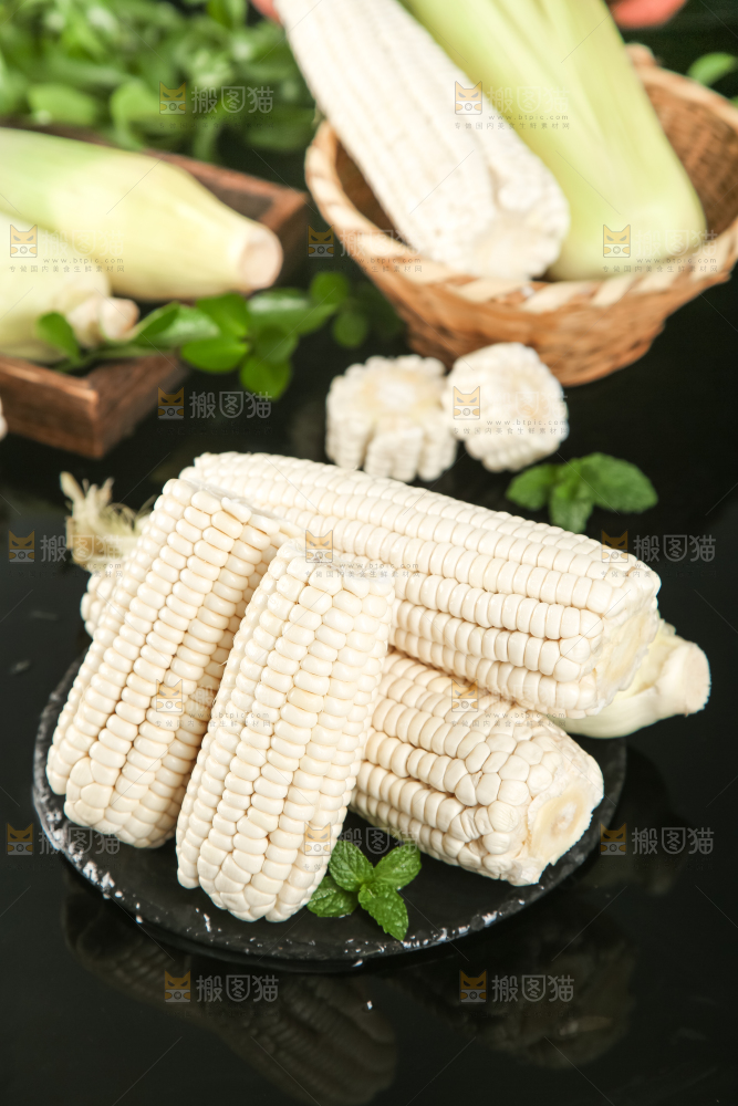 深底上放着漳州牛奶玉米