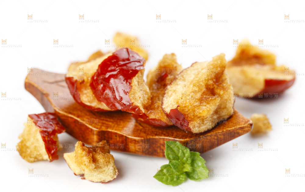 白底上摆放着香酥脆枣