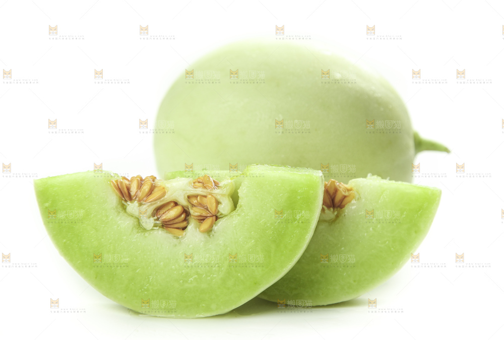 白底上摆放着玉菇蜜瓜