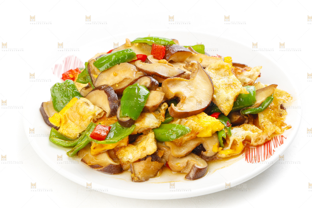 盘子里装着香菇炒鸡蛋