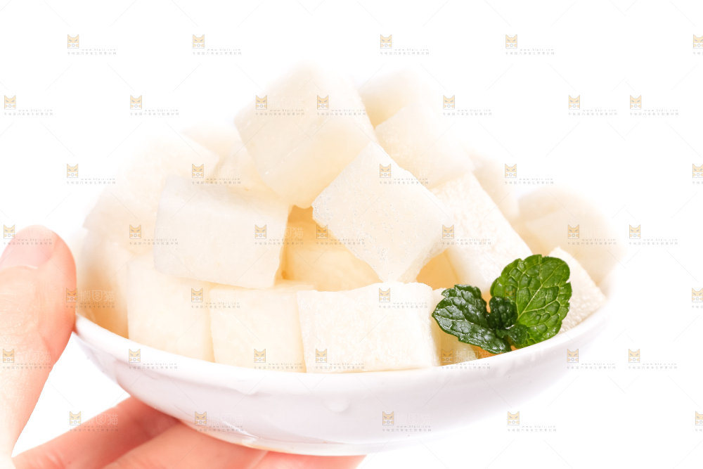 手里拿着凉薯