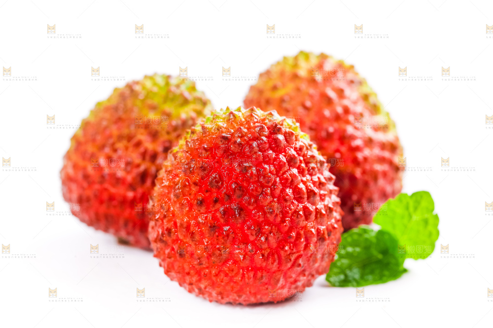 白底上摆放着妃子荔枝