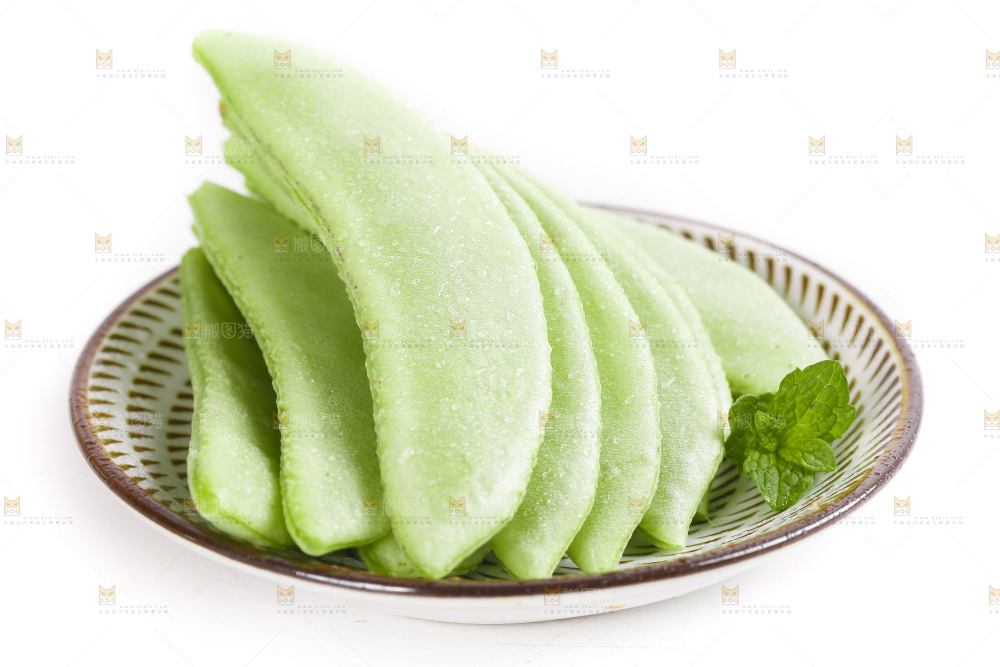 盘子里装着扁豆