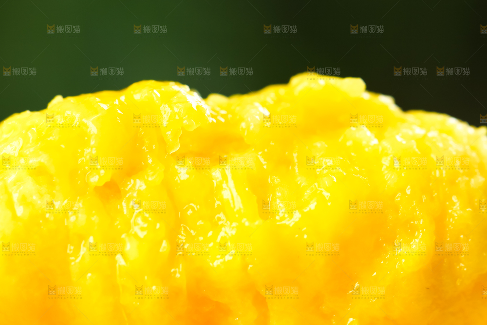 剥好皮的芒果