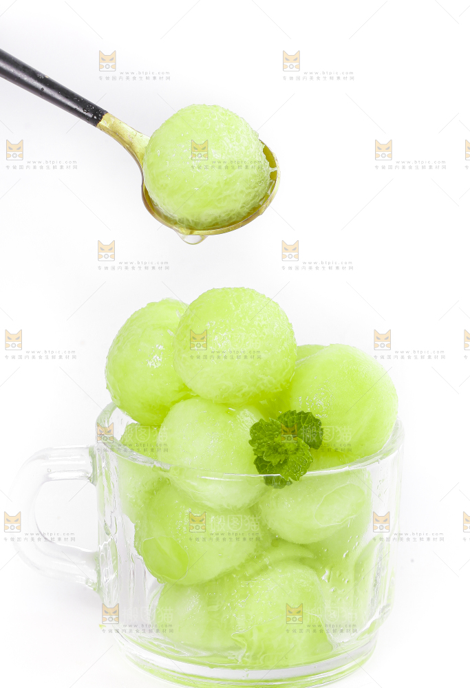 杯子里装着玉菇甜瓜