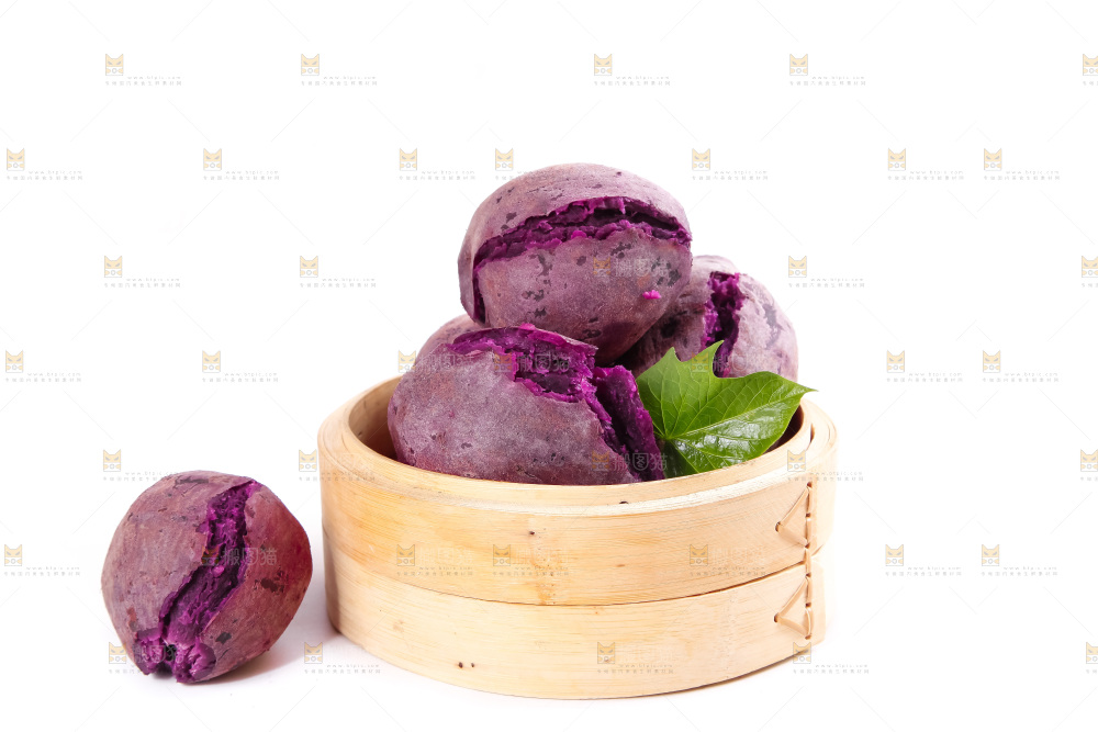 白底上放着紫蜜薯