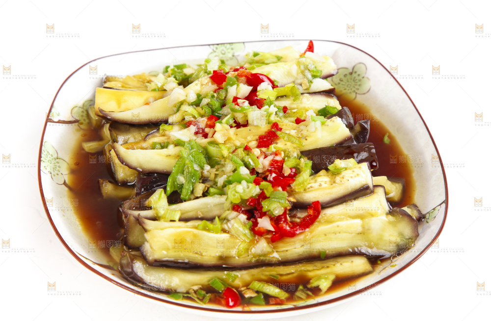 盘子里装着烧茄子