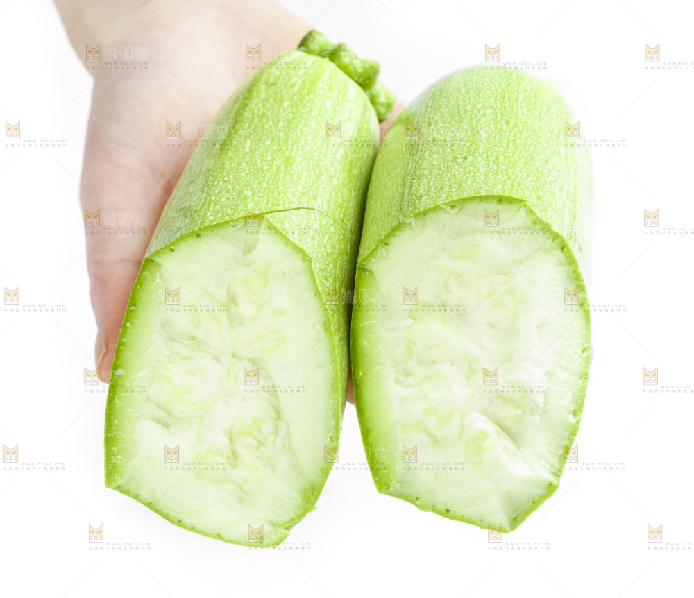 手里拿着西葫芦